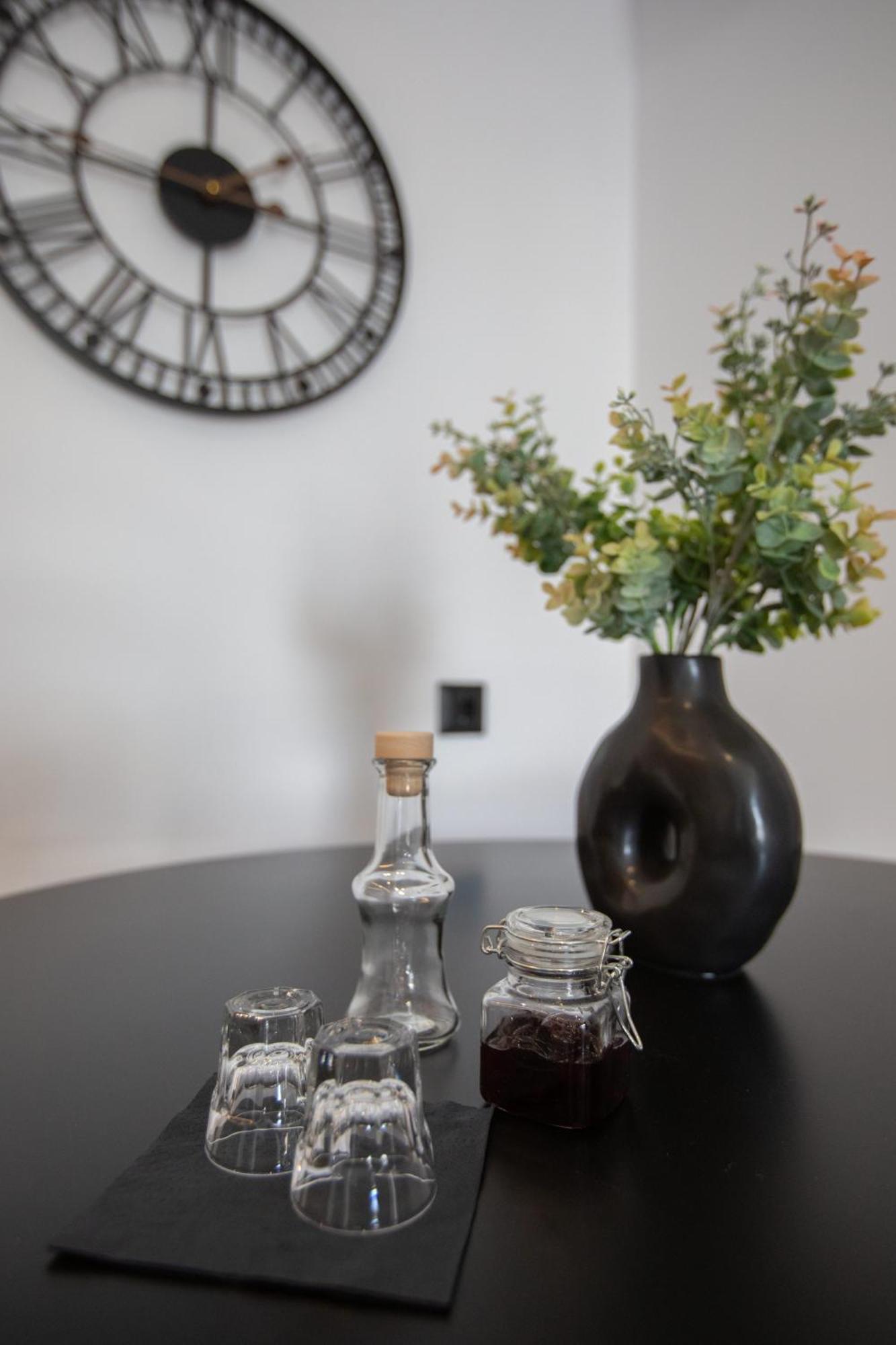 Griffin Suites Iraklion Buitenkant foto