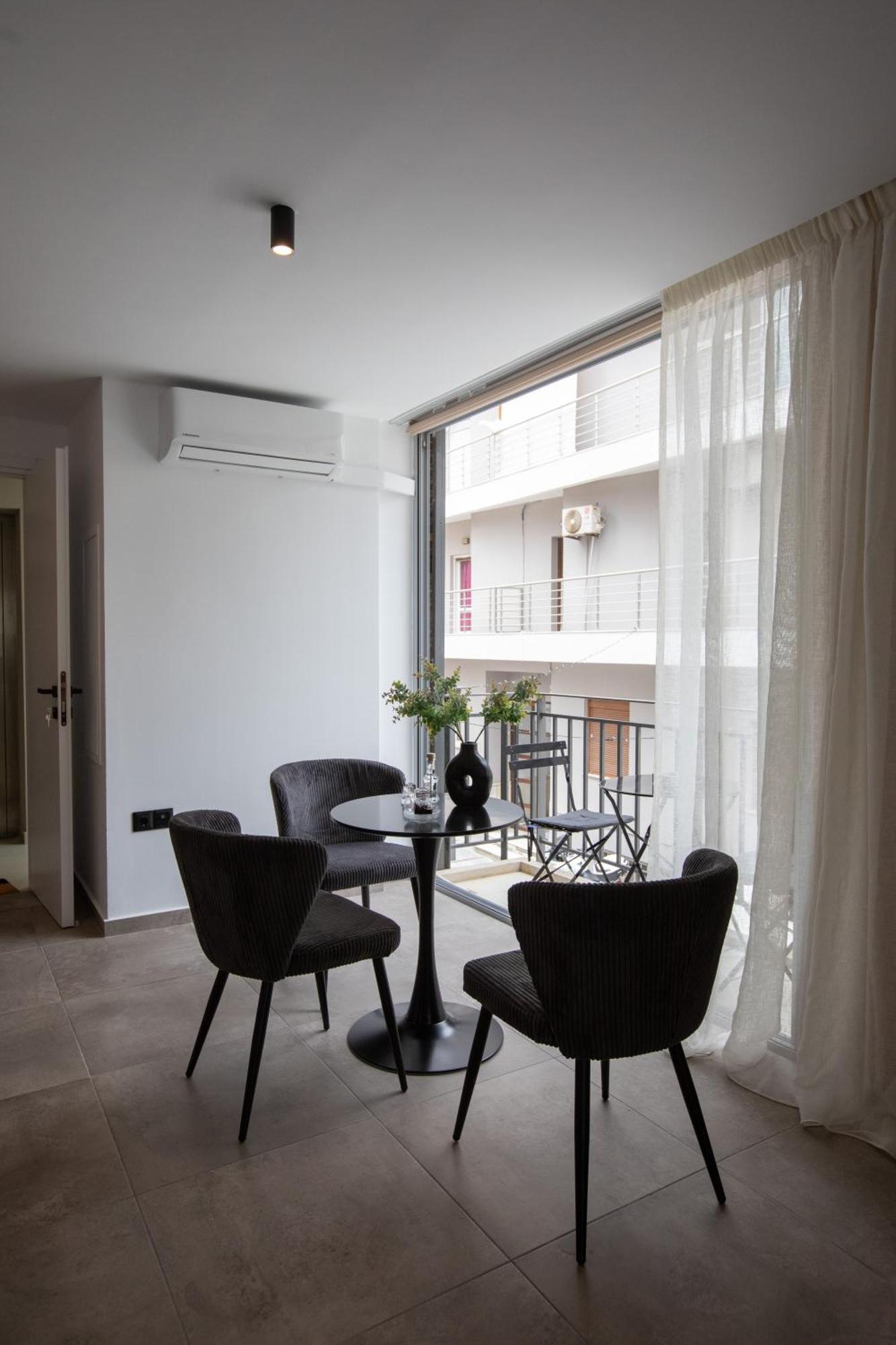 Griffin Suites Iraklion Buitenkant foto