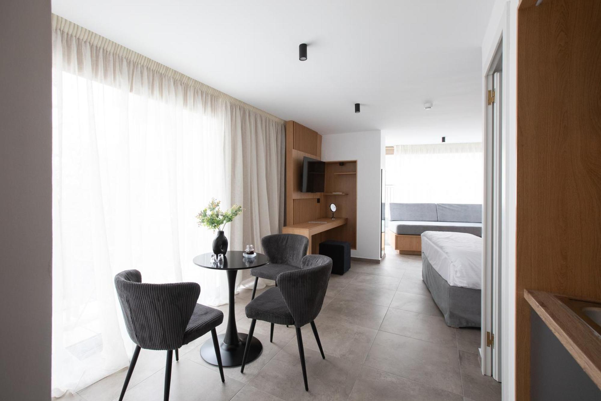 Griffin Suites Iraklion Buitenkant foto