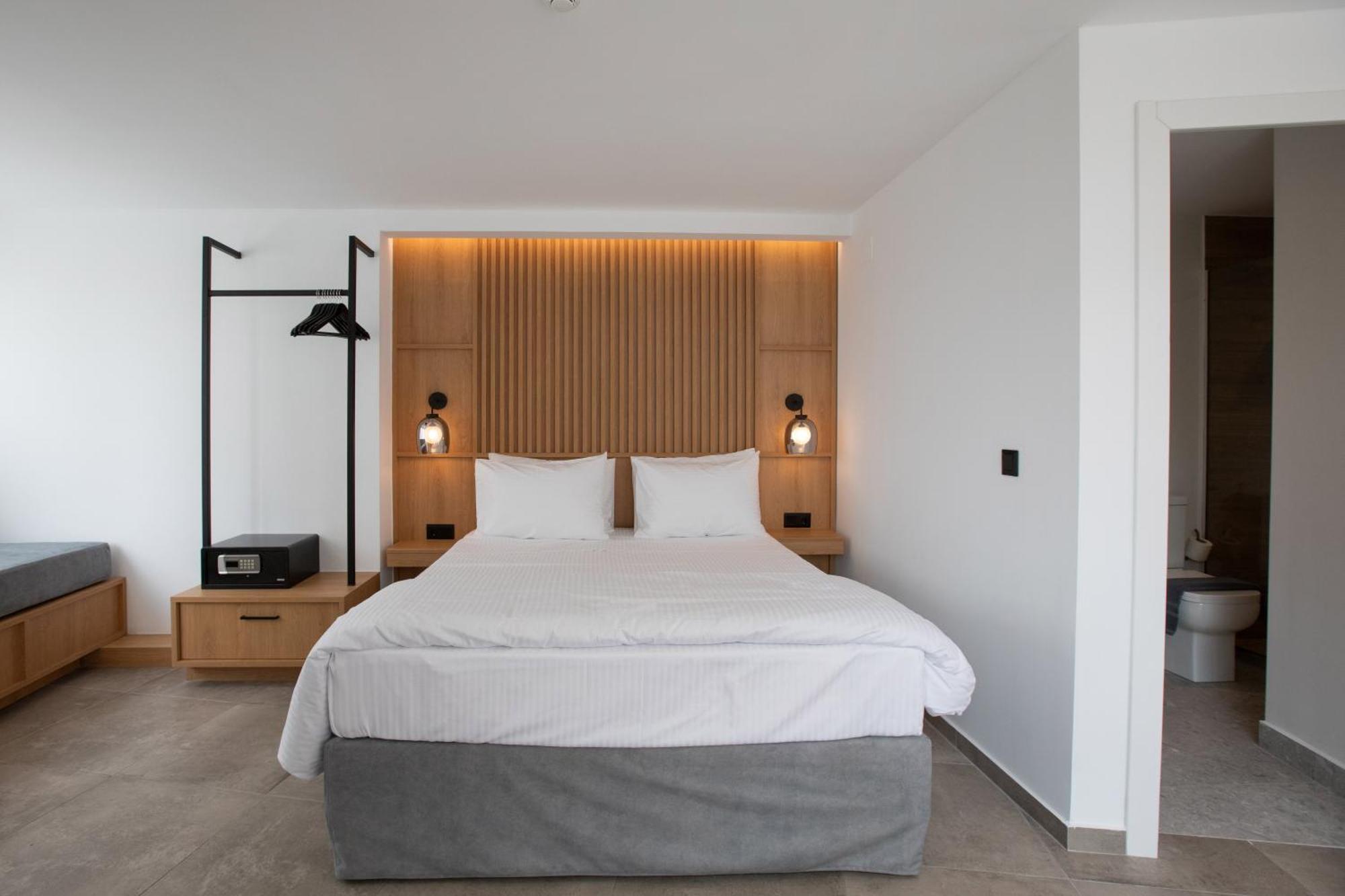 Griffin Suites Iraklion Buitenkant foto
