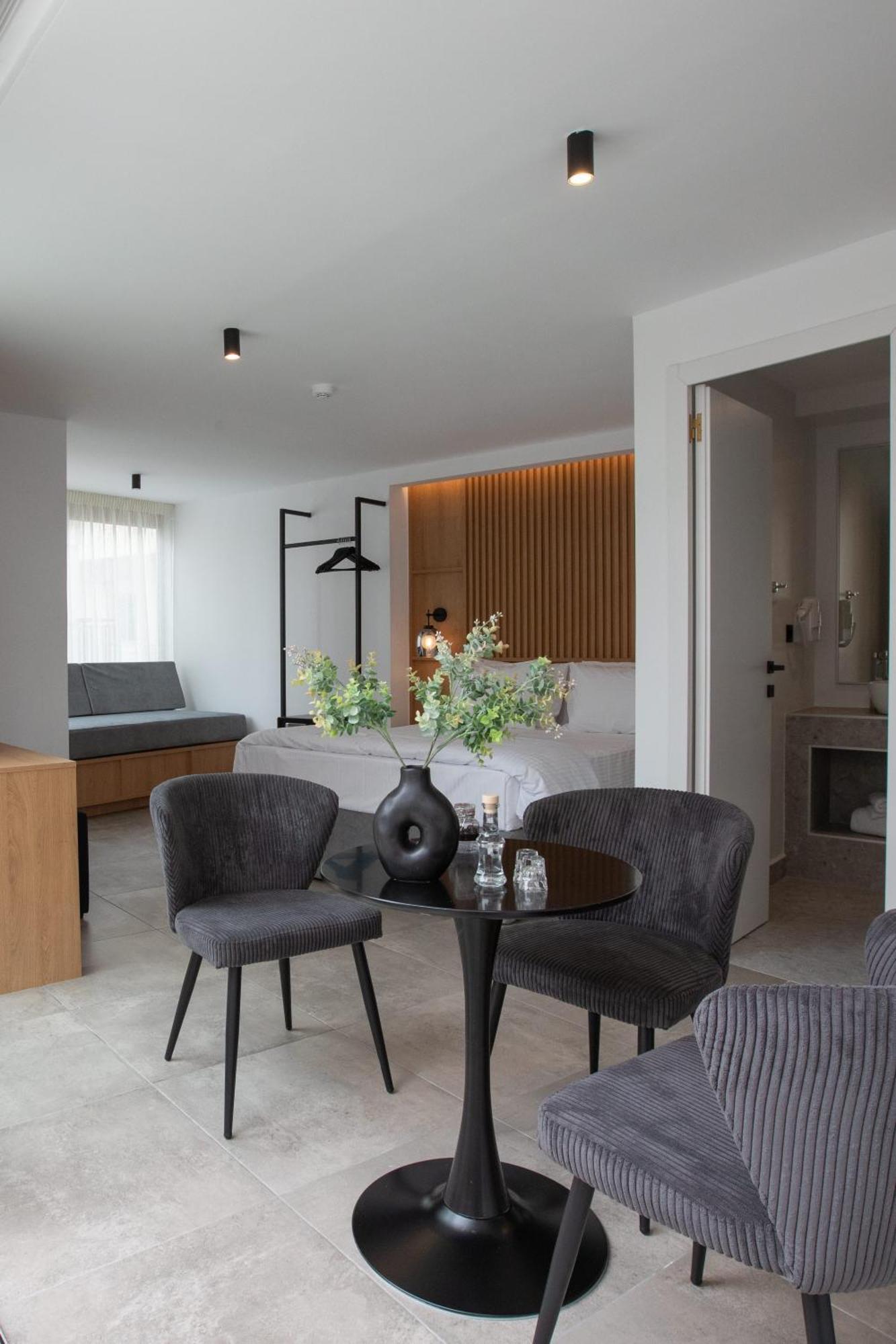 Griffin Suites Iraklion Buitenkant foto