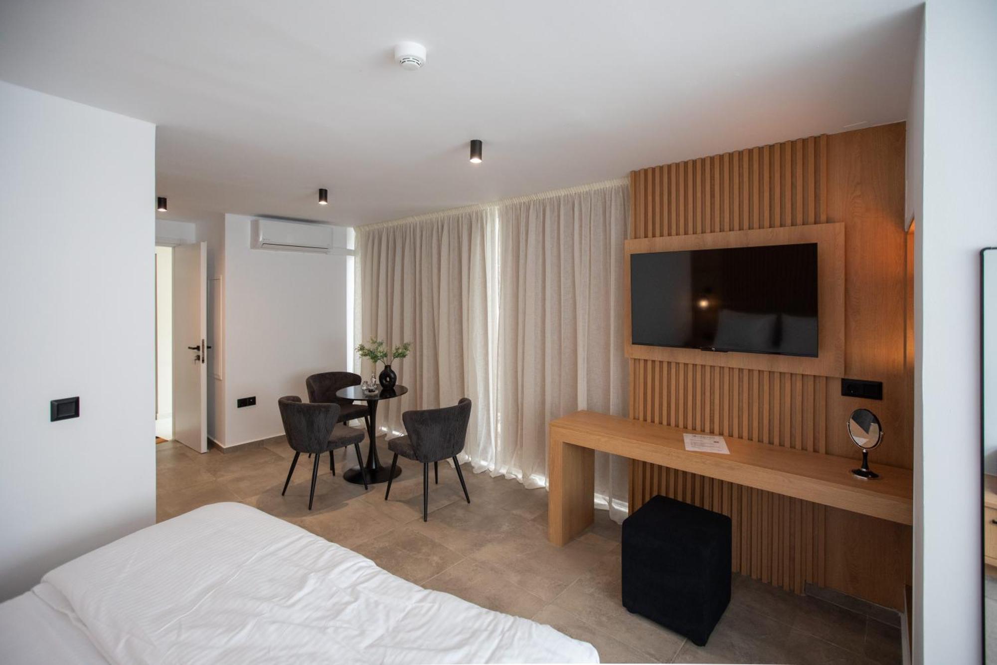 Griffin Suites Iraklion Buitenkant foto