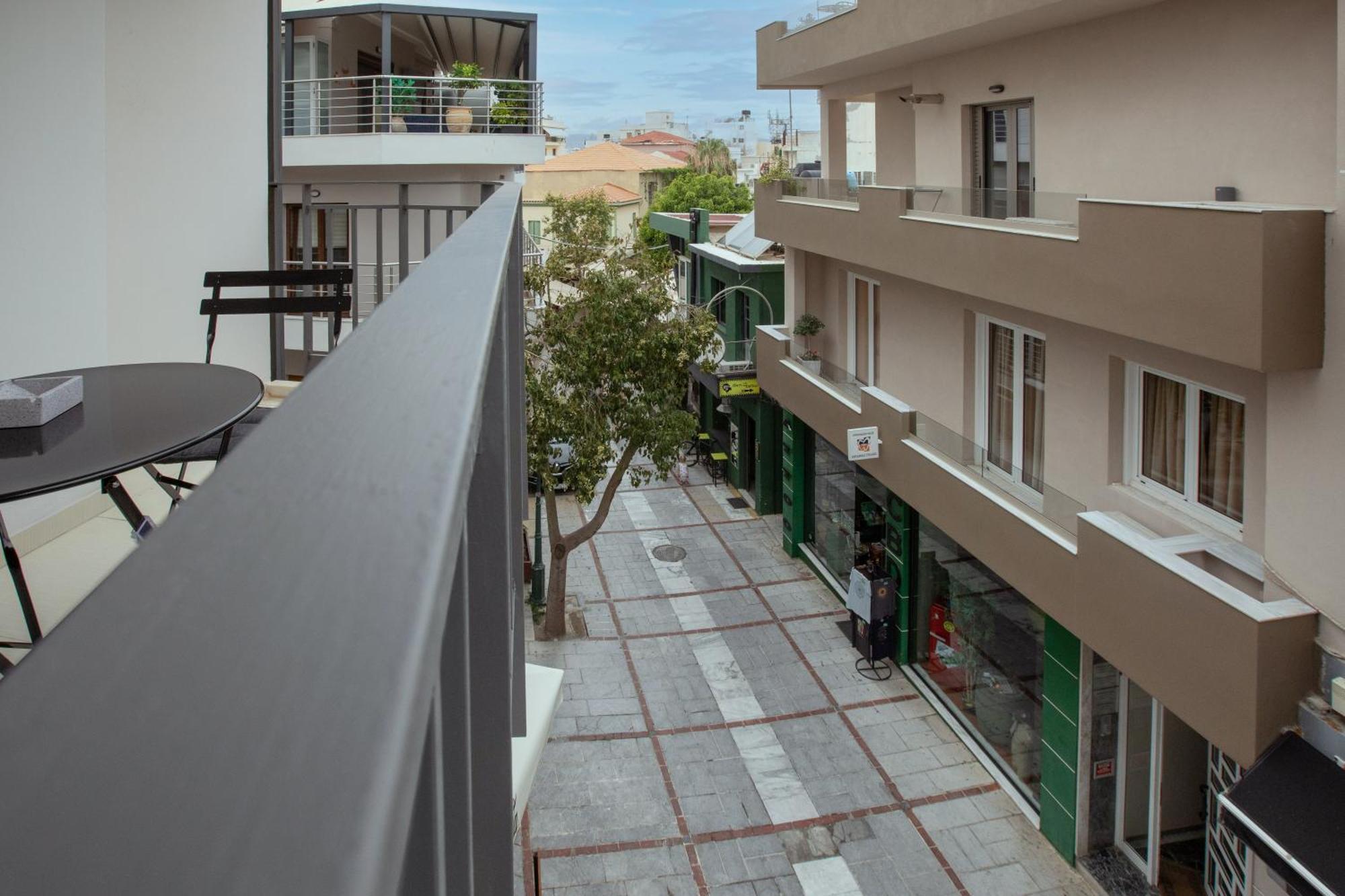 Griffin Suites Iraklion Buitenkant foto