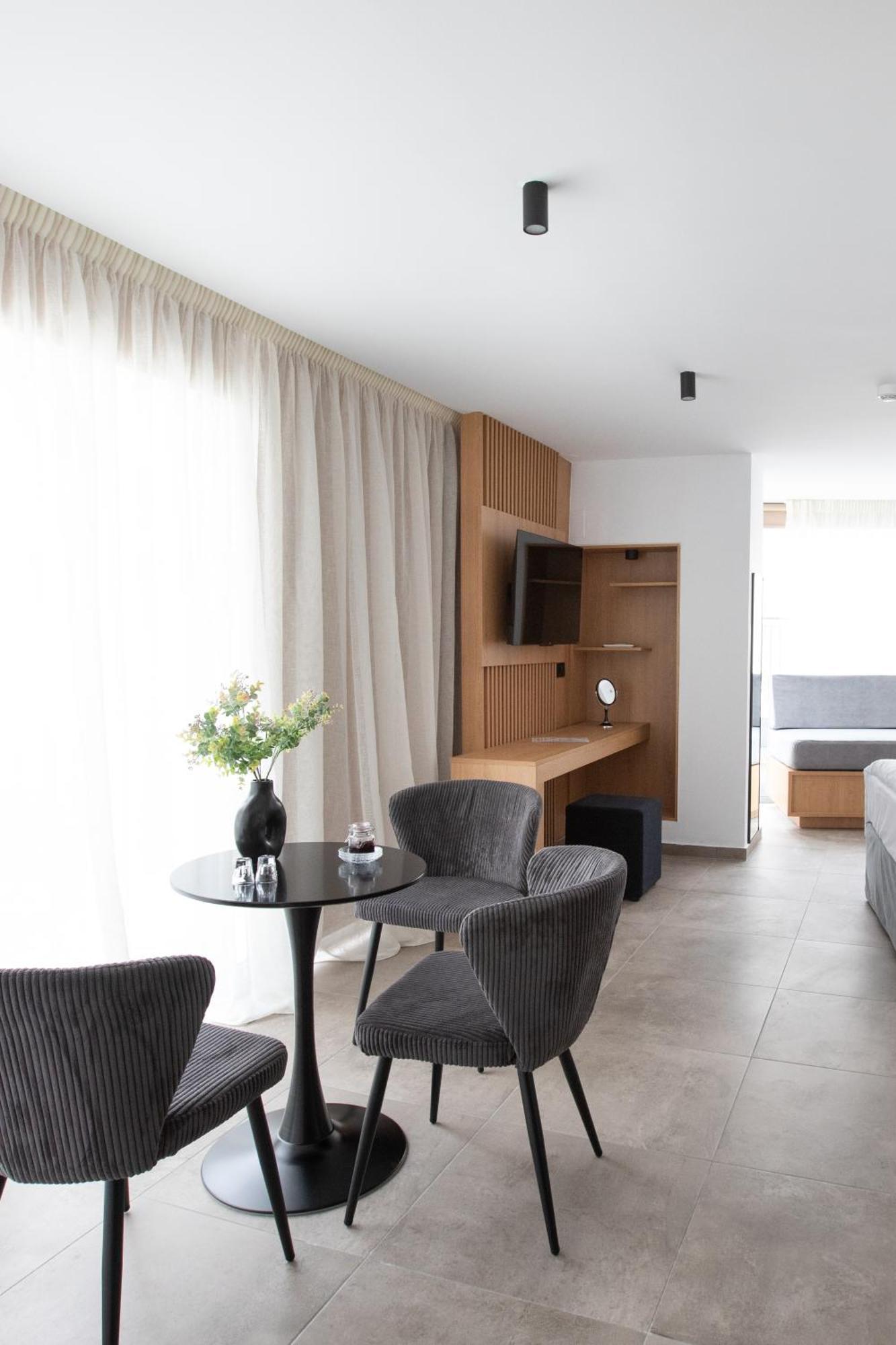 Griffin Suites Iraklion Buitenkant foto